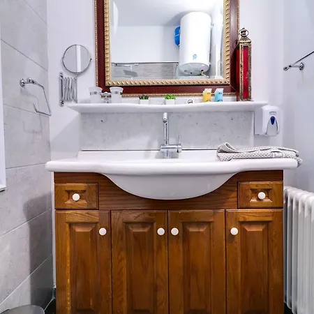 Apartment Plaka Elegant